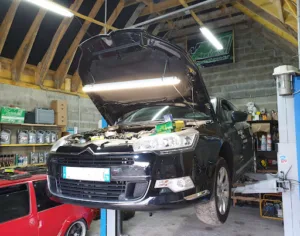 Garage fdma à La Villeneuve-en-Chevrie