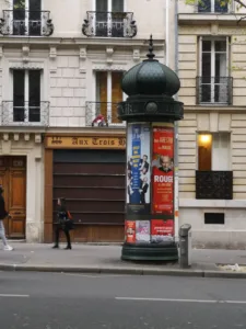 Avia à Paris