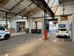 Ad Joper Auto body shop à Saint-Denis