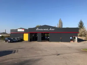 Boulevard auto à Laval