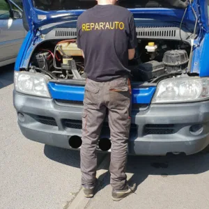 Staff auto Repar’auto à Vivier-au-Court