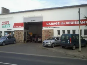 Garage du Croas hent à Plougoulm