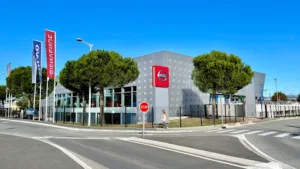 Nissan Riviera à Fréjus