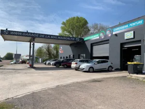 Le Garage de la Malmaison à Payns