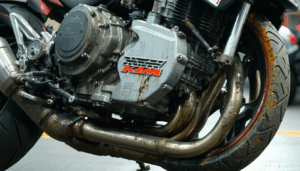 Sur le marché florissant de la moto d’occasion, chaque transaction ressemble à une chasse au trésor… ou à la roulette russe. Acheter une Honda, une KTM ou une Ducati ayant connu plusieurs mains réclame méthode et vigilance, faute de quoi […]