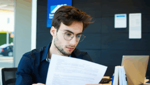 Le permis de conduire reste une étape incontournable pour l’autonomie et l’insertion professionnelle des jeunes, mais son prix, approchant souvent les 1 800 €, freine de nombreuses vocations. Face à ce défi, le dispositif du « crédit permis à 1 euro par jour » […]