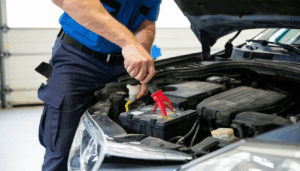 Dans le monde de l’automobile, la gestion de la batterie est un aspect souvent sous-estimé, mais ô combien crucial. Débrancher la batterie de votre véhicule peut s’avérer être une nécessité pour des raisons diverses, allant au changement de celle-ci à […]