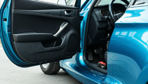 Un enfoncement sur la carrosserie, qu’il soit la conséquence d’un choc de stationnement ou d’une maladresse du quotidien, suscite toujours la même interrogation : comment y accéder pour réparer sans aggraver les dégâts ? À travers les expériences des utilisateurs […]