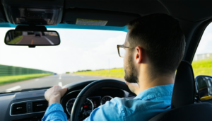 Le paysage automobile français est actuellement en proie à des inquiétudes croissantes en raison des grèves dans les raffineries, notamment chez TotalEnergies, qui risquent de générer une pénurie d’essence. Alors que les revendications contre la réforme des retraites se poursuivent, […]