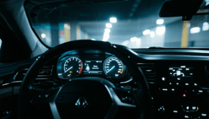 Face à l’allumage du voyant moteur sur le tableau de bord, nombre d’automobilistes oscillent entre inquiétude et agacement. Entre les conseils glanés sur internet et des promesses d’astuces miracles pour éteindre ce témoin lumineux sans valise, il devient difficile de […]