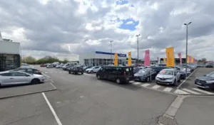 DACIA LENS NGL à Loison-sous-Lens