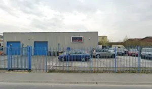 GARAGE AE2 à Rieux