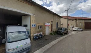 Le garage des Hauts de Chee à Les Hauts-de-Chée
