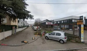 AVENUE AUTOMOBILE à Décines-Charpieu