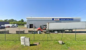 VAL DE LOIRE V.I TRUCKS POIDS LOURDS SERVICE NISSAN à Fossé